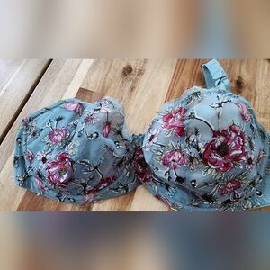 Victoria's Secret Bra 38DDD. BOGO. See DESCRIPTION.